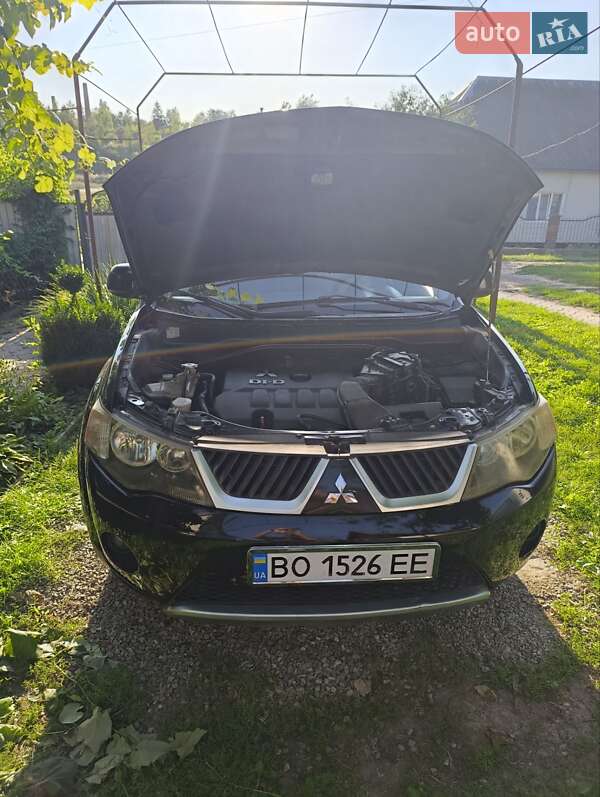 Внедорожник / Кроссовер Mitsubishi Outlander XL 2007 в Тернополе