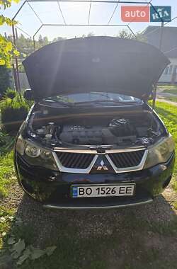 Позашляховик / Кросовер Mitsubishi Outlander XL 2007 в 