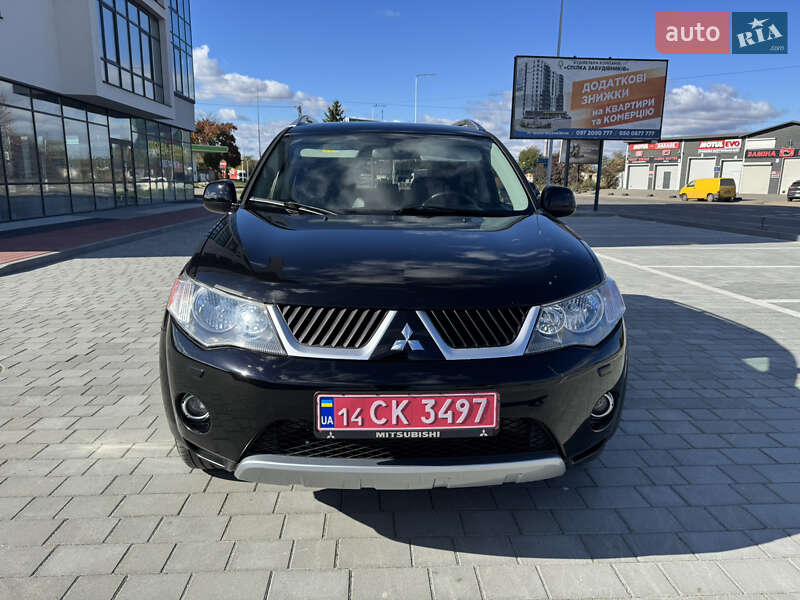 Позашляховик / Кросовер Mitsubishi Outlander XL 2008 в Івано-Франківську