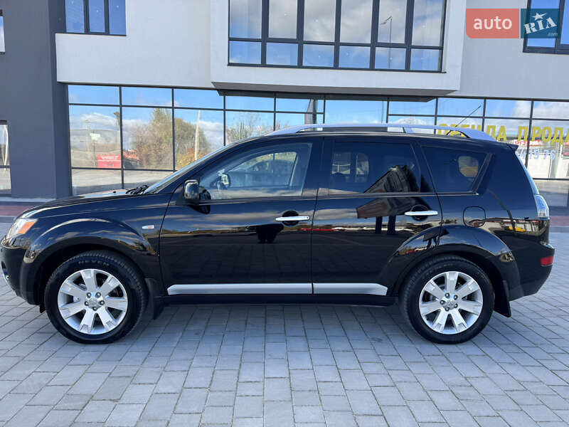 Позашляховик / Кросовер Mitsubishi Outlander XL 2008 в Івано-Франківську
