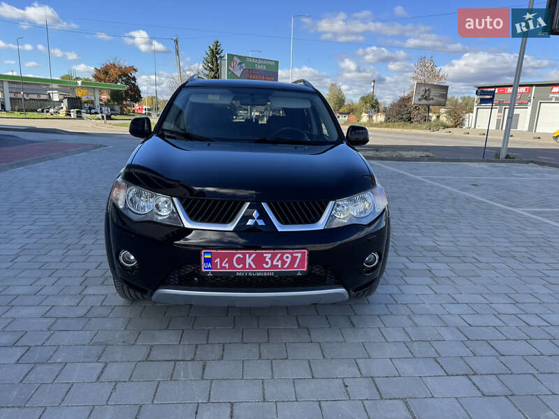 Позашляховик / Кросовер Mitsubishi Outlander XL 2008 в Івано-Франківську