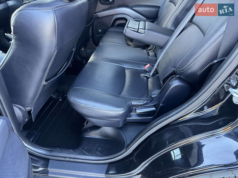 Позашляховик / Кросовер Mitsubishi Outlander XL 2008 в Івано-Франківську