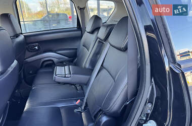 Позашляховик / Кросовер Mitsubishi Outlander XL 2008 в 
