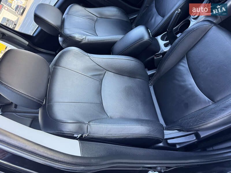 Позашляховик / Кросовер Mitsubishi Outlander XL 2008 в Івано-Франківську