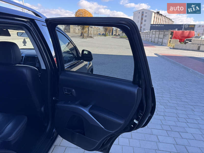 Позашляховик / Кросовер Mitsubishi Outlander XL 2008 в Івано-Франківську