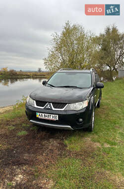 Позашляховик / Кросовер Mitsubishi Outlander XL 2008 в Києві