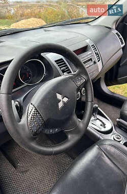 Внедорожник / Кроссовер Mitsubishi Outlander XL 2008 в 