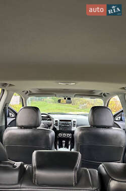 Внедорожник / Кроссовер Mitsubishi Outlander XL 2008 в 
