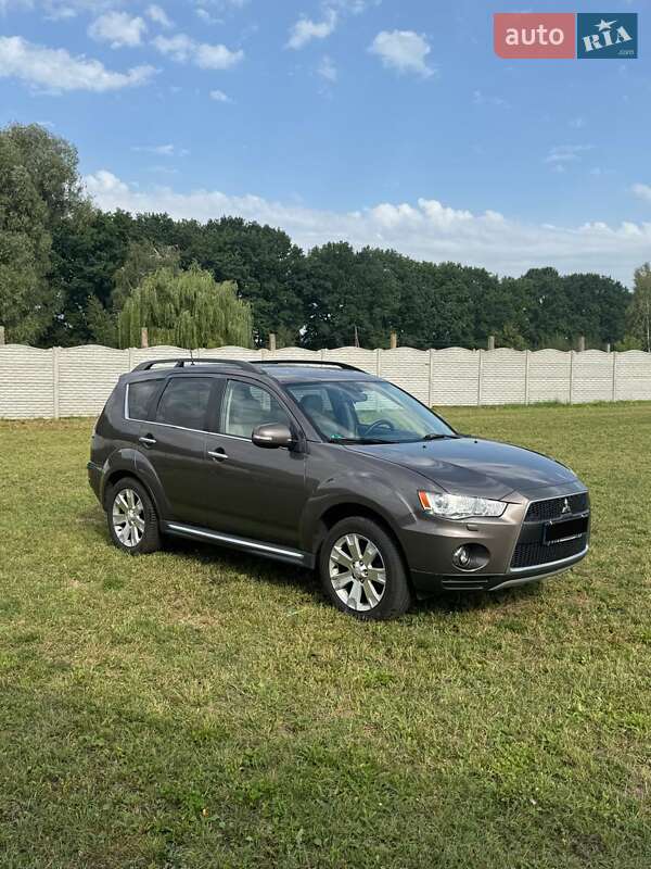 Внедорожник / Кроссовер Mitsubishi Outlander XL 2011 в Чернигове фото 6 Внедорожник / Кроссовер Mitsubishi Outlander XL 2011 в Чернигове