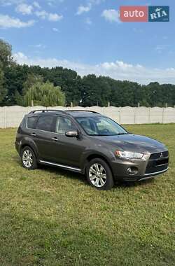 Позашляховик / Кросовер Mitsubishi Outlander XL 2011 в  фото 6 Позашляховик / Кросовер Mitsubishi Outlander XL 2011 в