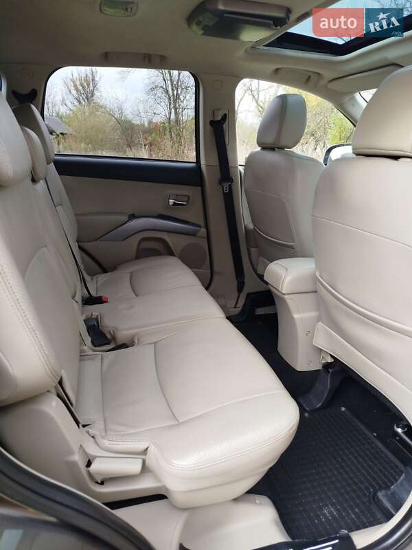 Внедорожник / Кроссовер Mitsubishi Outlander XL 2010 в Самборе фото 18 Внедорожник / Кроссовер Mitsubishi Outlander XL 2010 в Самборе