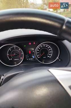 Позашляховик / Кросовер Mitsubishi Outlander XL 2010 в  фото 26 Позашляховик / Кросовер Mitsubishi Outlander XL 2010 в