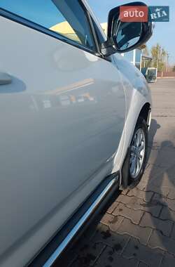 Позашляховик / Кросовер Mitsubishi Outlander XL 2011 в 