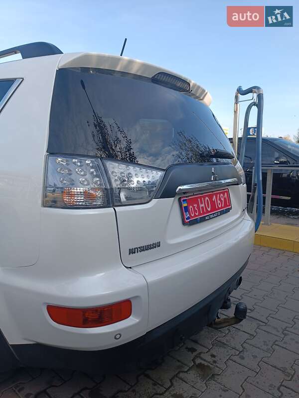 Позашляховик / Кросовер Mitsubishi Outlander XL 2011 в Дубні фото 7 Позашляховик / Кросовер Mitsubishi Outlander XL 2011 в Дубні