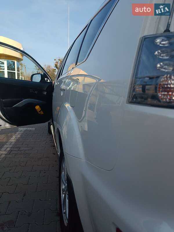 Позашляховик / Кросовер Mitsubishi Outlander XL 2011 в Дубні фото 12 Позашляховик / Кросовер Mitsubishi Outlander XL 2011 в Дубні