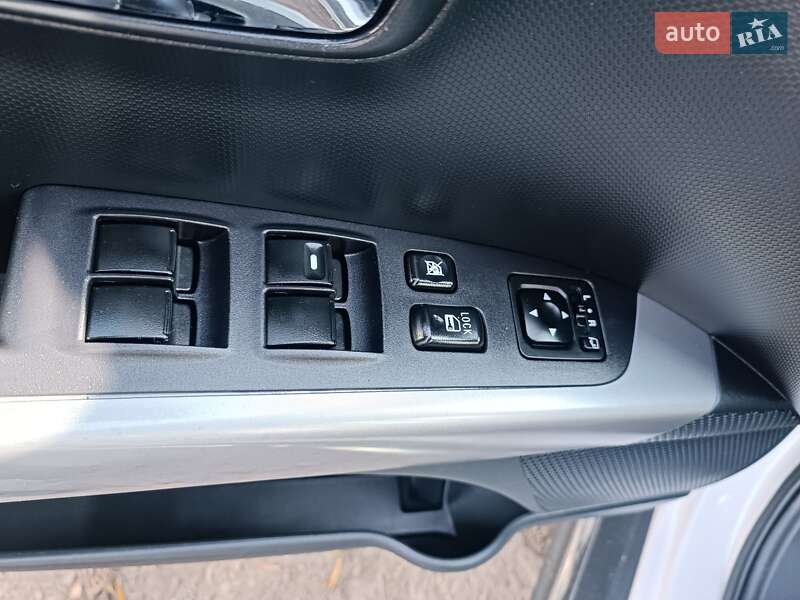 Позашляховик / Кросовер Mitsubishi Outlander XL 2011 в Дубні фото 25 Позашляховик / Кросовер Mitsubishi Outlander XL 2011 в Дубні