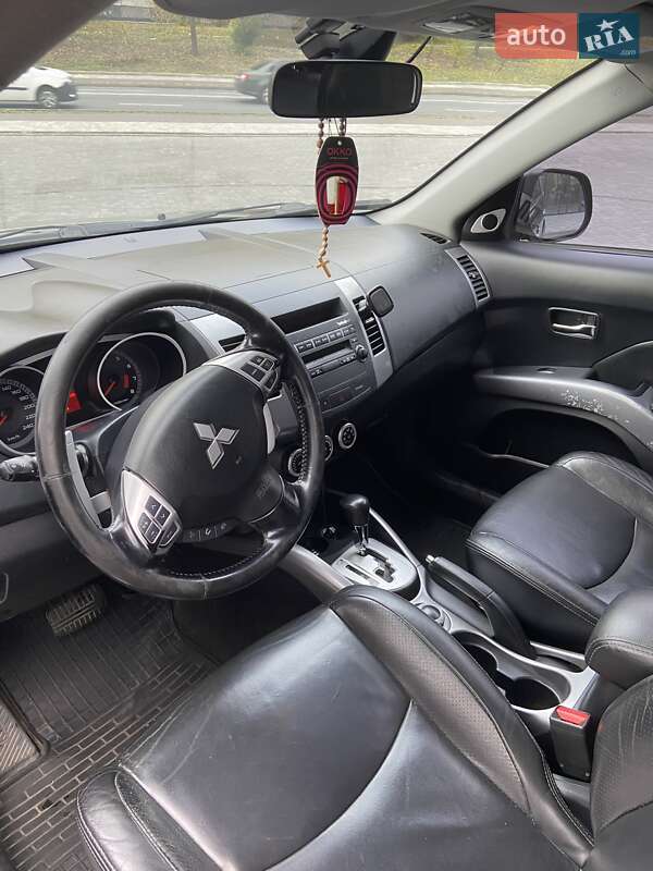 Позашляховик / Кросовер Mitsubishi Outlander XL 2008 в Дніпрі фото 6 Позашляховик / Кросовер Mitsubishi Outlander XL 2008 в Дніпрі