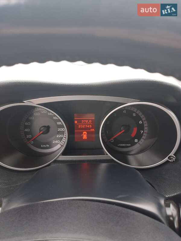 Позашляховик / Кросовер Mitsubishi Outlander XL 2007 в Трускавці фото 14 Позашляховик / Кросовер Mitsubishi Outlander XL 2007 в Трускавці