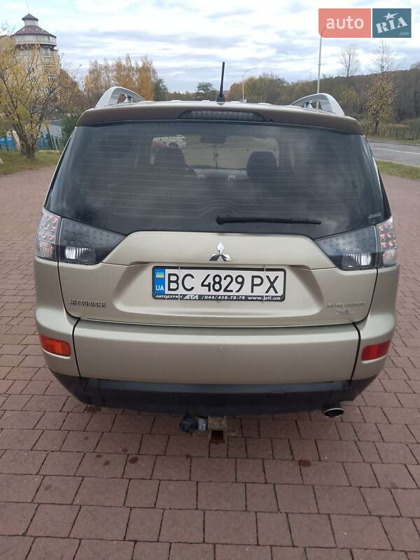 Позашляховик / Кросовер Mitsubishi Outlander XL 2007 в Трускавці фото 12 Позашляховик / Кросовер Mitsubishi Outlander XL 2007 в Трускавці