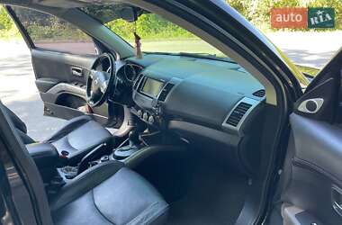 Внедорожник / Кроссовер Mitsubishi Outlander XL 2012 в 