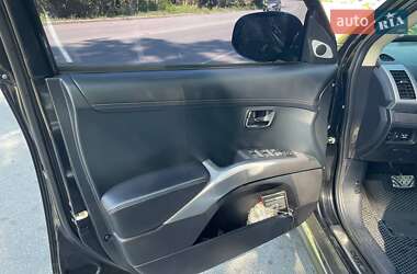 Внедорожник / Кроссовер Mitsubishi Outlander XL 2012 в 