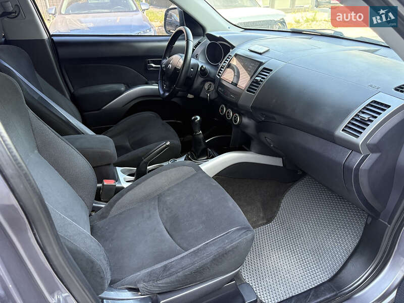 Внедорожник / Кроссовер Mitsubishi Outlander XL 2008 в Киеве фото 7 Внедорожник / Кроссовер Mitsubishi Outlander XL 2008 в Киеве
