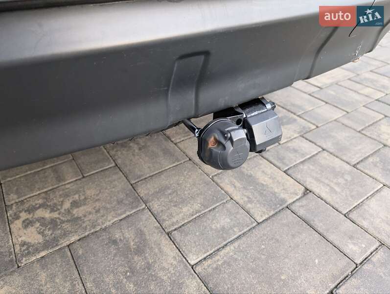 Внедорожник / Кроссовер Mitsubishi Outlander XL 2012 в Луцке