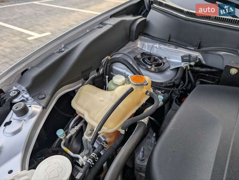 Внедорожник / Кроссовер Mitsubishi Outlander XL 2012 в Луцке