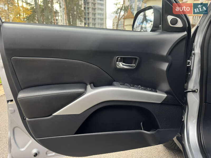 Позашляховик / Кросовер Mitsubishi Outlander XL 2008 в Харкові фото 13 Позашляховик / Кросовер Mitsubishi Outlander XL 2008 в Харкові