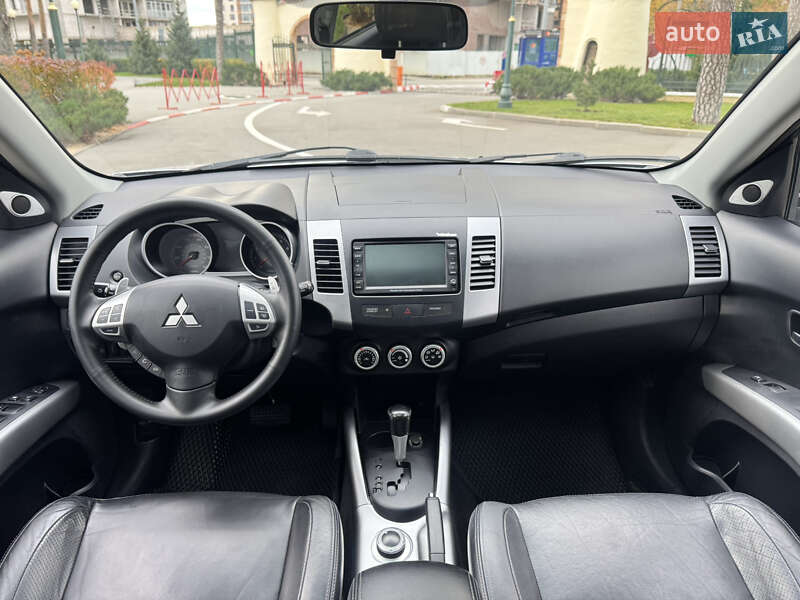 Позашляховик / Кросовер Mitsubishi Outlander XL 2008 в Харкові фото 16 Позашляховик / Кросовер Mitsubishi Outlander XL 2008 в Харкові