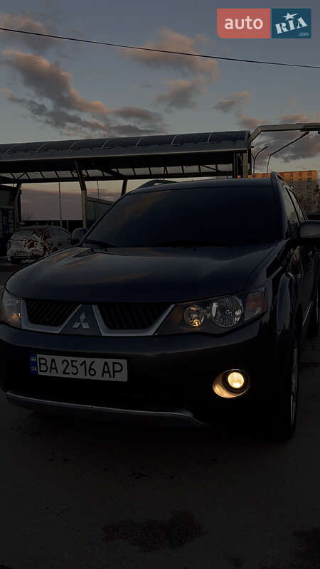Позашляховик / Кросовер Mitsubishi Outlander XL 2009 в Новомиргороді