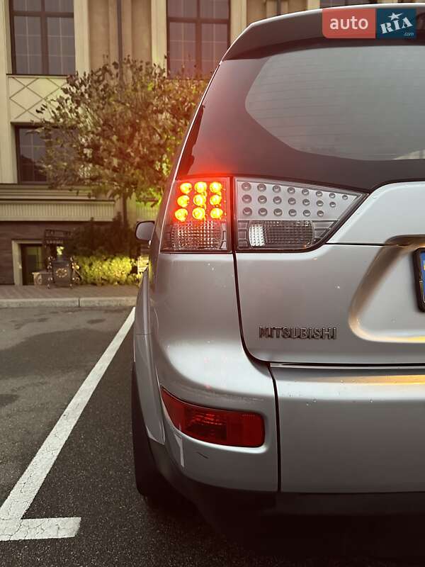 Внедорожник / Кроссовер Mitsubishi Outlander XL 2007 в Киеве фото 50 Внедорожник / Кроссовер Mitsubishi Outlander XL 2007 в Киеве