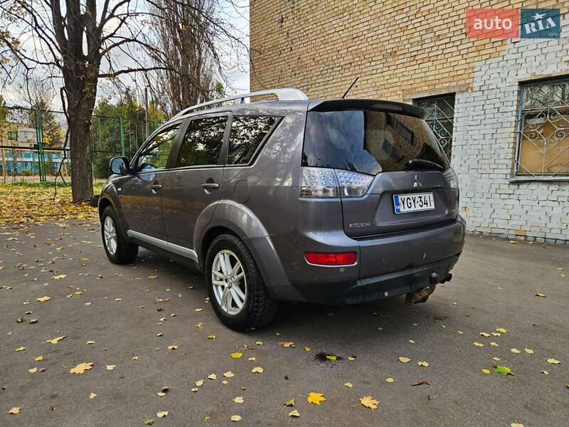 Позашляховик / Кросовер Mitsubishi Outlander XL 2007 в Дніпрі