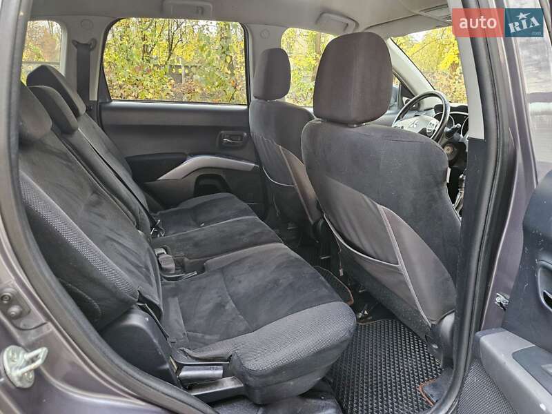 Позашляховик / Кросовер Mitsubishi Outlander XL 2007 в Дніпрі