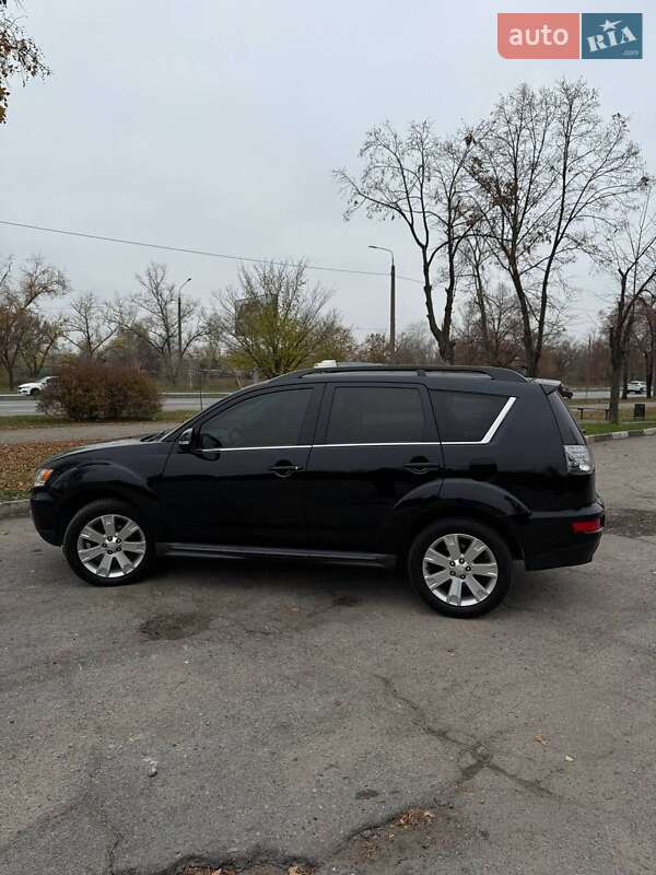 Позашляховик / Кросовер Mitsubishi Outlander XL 2011 в Запоріжжі фото Позашляховик / Кросовер Mitsubishi Outlander XL 2011 в Запоріжжі