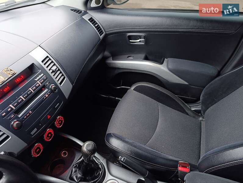 Внедорожник / Кроссовер Mitsubishi Outlander XL 2010 в Теофиполе