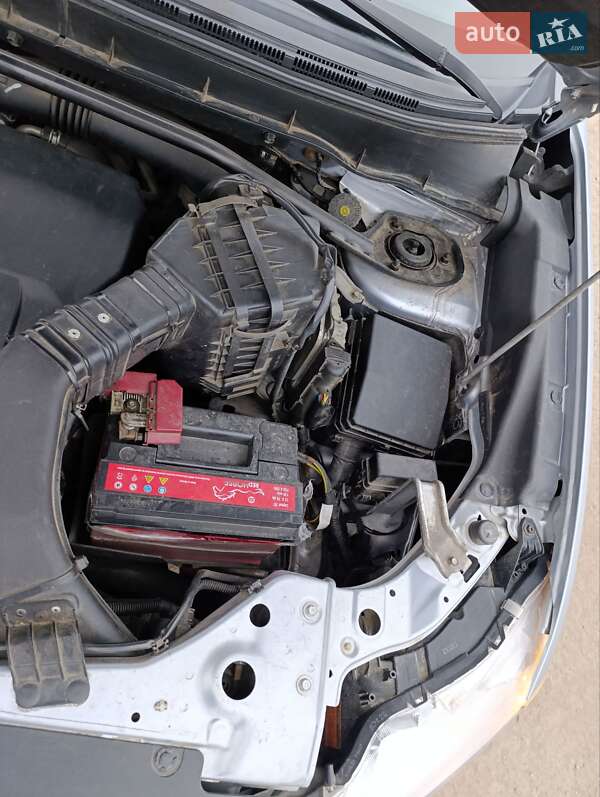 Внедорожник / Кроссовер Mitsubishi Outlander XL 2010 в Теофиполе