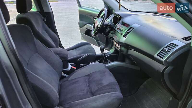 Позашляховик / Кросовер Mitsubishi Outlander XL 2007 в Одесі фото 90 Позашляховик / Кросовер Mitsubishi Outlander XL 2007 в Одесі