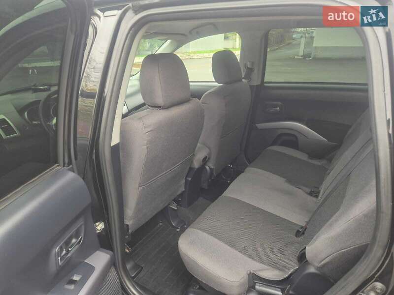 Внедорожник / Кроссовер Mitsubishi Outlander XL 2008 в Измаиле фото 8 Внедорожник / Кроссовер Mitsubishi Outlander XL 2008 в Измаиле