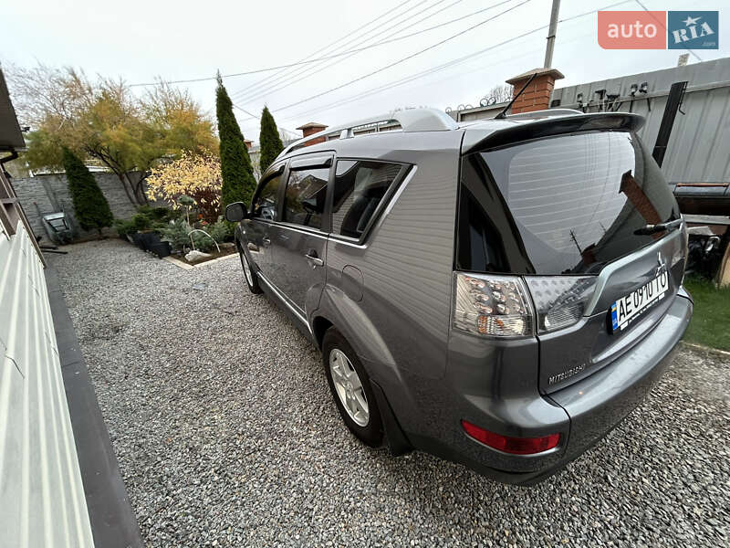 Позашляховик / Кросовер Mitsubishi Outlander XL 2009 в Жовтих Водах фото 5 Позашляховик / Кросовер Mitsubishi Outlander XL 2009 в Жовтих Водах