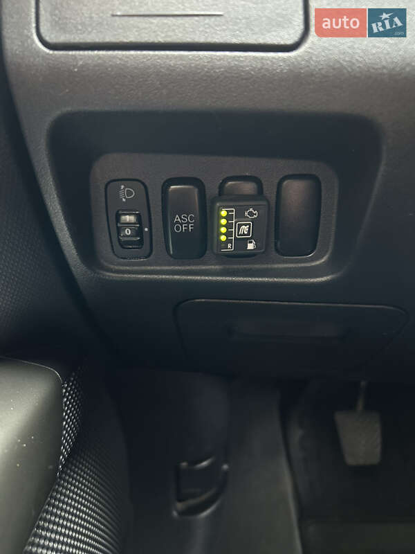 Позашляховик / Кросовер Mitsubishi Outlander XL 2009 в Жовтих Водах фото 17 Позашляховик / Кросовер Mitsubishi Outlander XL 2009 в Жовтих Водах