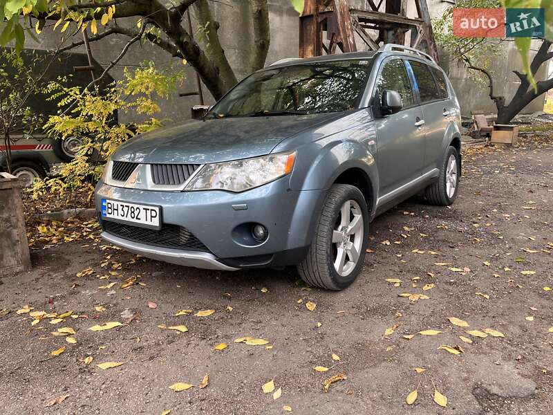 Mitsubishi Outlander XL 2008