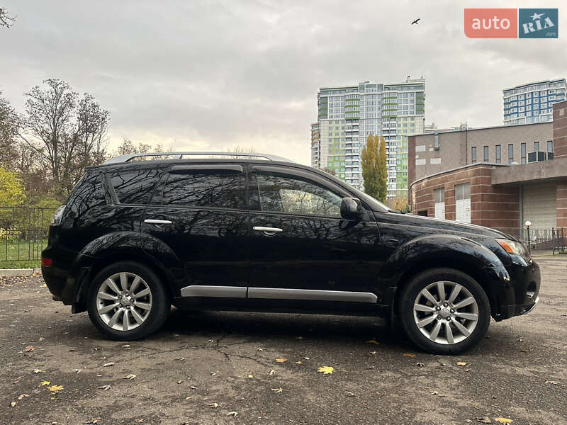 Позашляховик / Кросовер Mitsubishi Outlander XL 2007 в Одесі