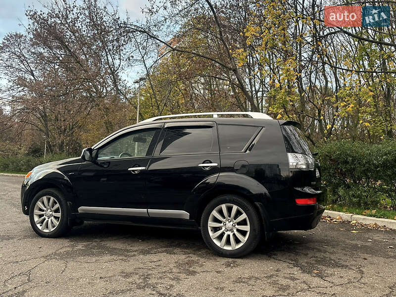 Позашляховик / Кросовер Mitsubishi Outlander XL 2007 в Одесі