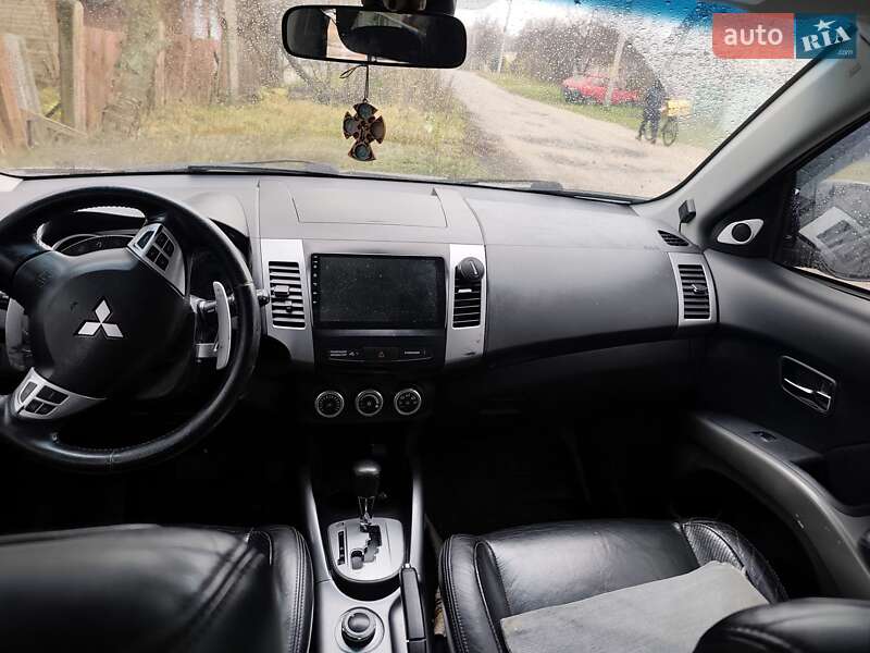 Позашляховик / Кросовер Mitsubishi Outlander XL 2008 в Городні