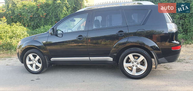 Внедорожник / Кроссовер Mitsubishi Outlander XL 2008 в Беляевке