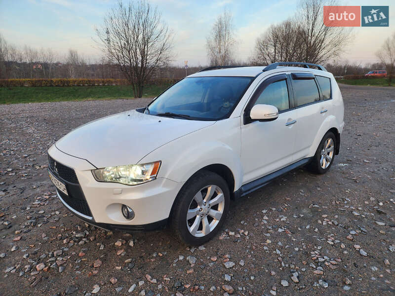 Внедорожник / Кроссовер Mitsubishi Outlander XL 2011 в Буче фото Внедорожник / Кроссовер Mitsubishi Outlander XL 2011 в Буче