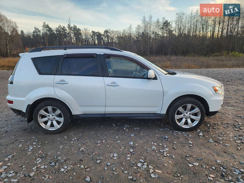 Внедорожник / Кроссовер Mitsubishi Outlander XL 2011 в Буче фото 6 Внедорожник / Кроссовер Mitsubishi Outlander XL 2011 в Буче