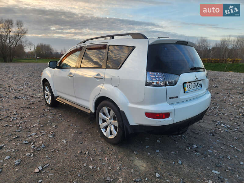 Внедорожник / Кроссовер Mitsubishi Outlander XL 2011 в Буче фото 9 Внедорожник / Кроссовер Mitsubishi Outlander XL 2011 в Буче