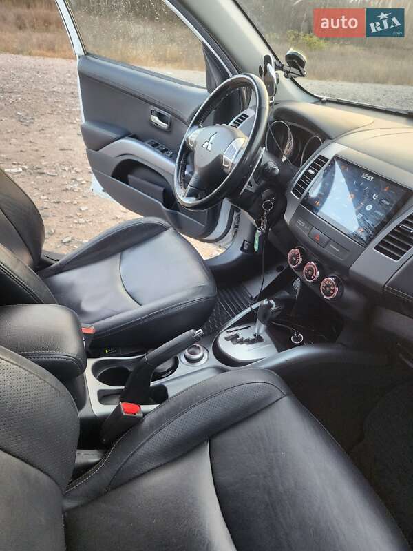 Внедорожник / Кроссовер Mitsubishi Outlander XL 2011 в Буче фото 24 Внедорожник / Кроссовер Mitsubishi Outlander XL 2011 в Буче